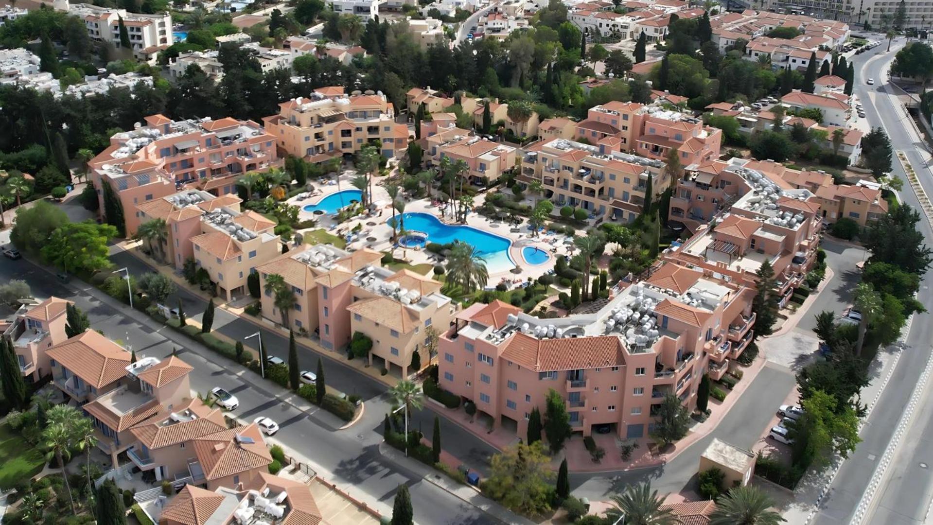 Holiday In Paphos, Prime Location Resort Pools, Jacuzzis, Harbor & 300M To The Beach Extérieur photo