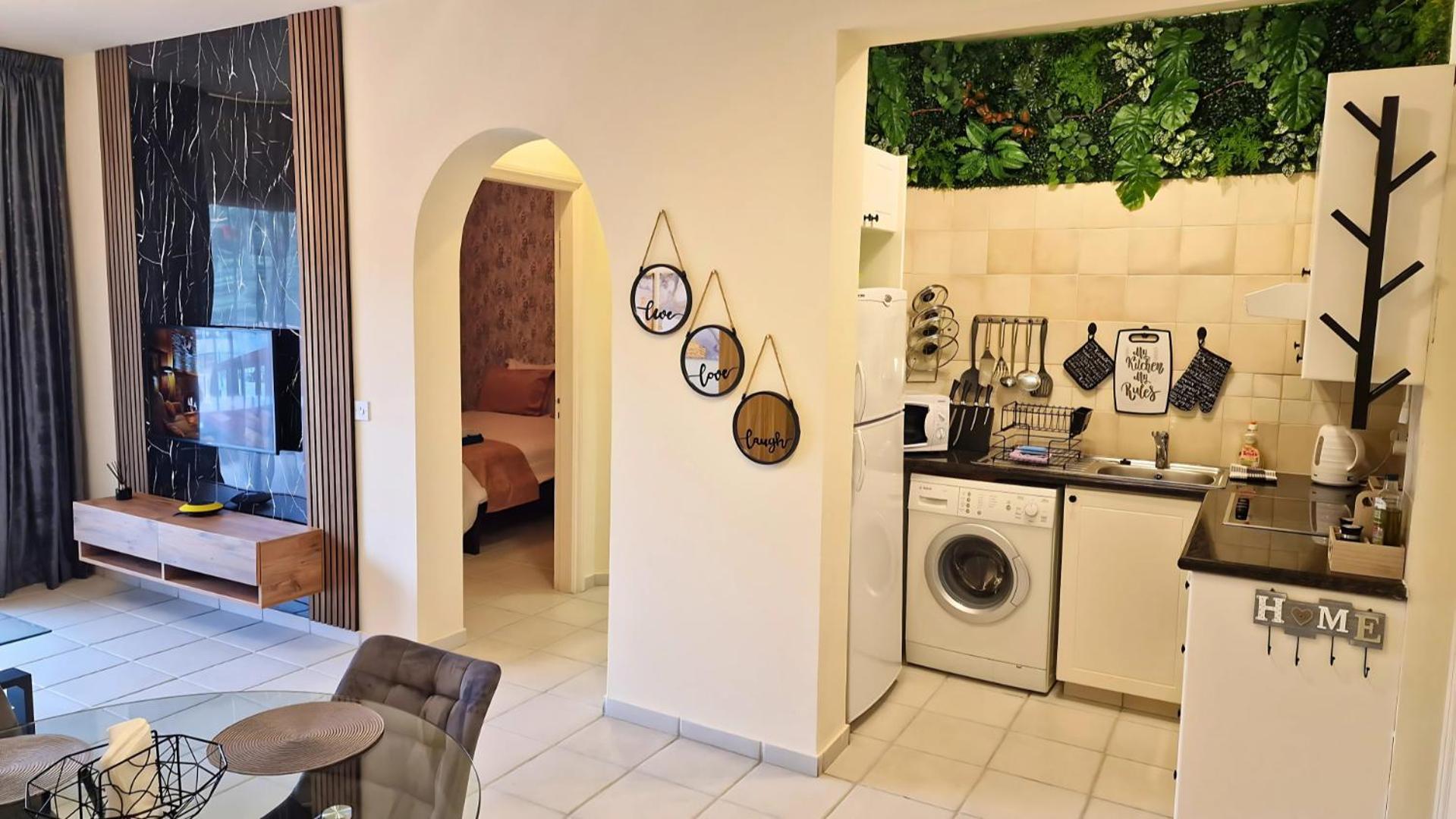 Holiday In Paphos, Prime Location Resort Pools, Jacuzzis, Harbor & 300M To The Beach Extérieur photo
